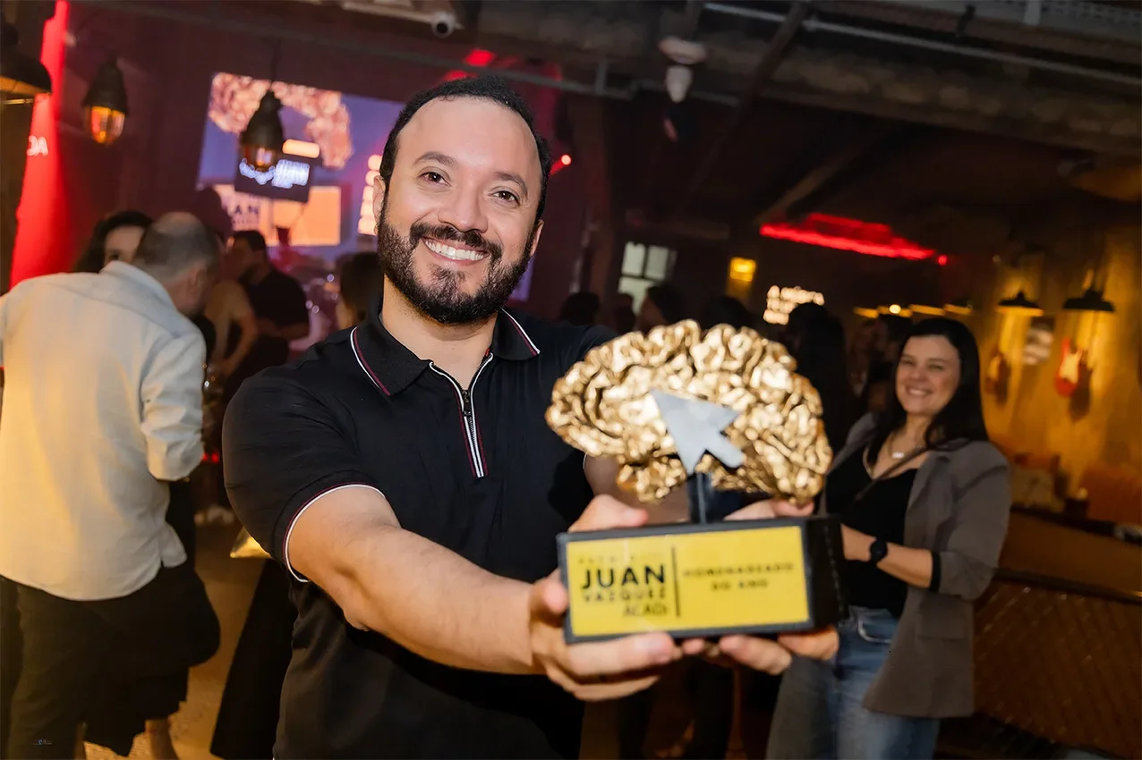 Grupo de associados na premiação